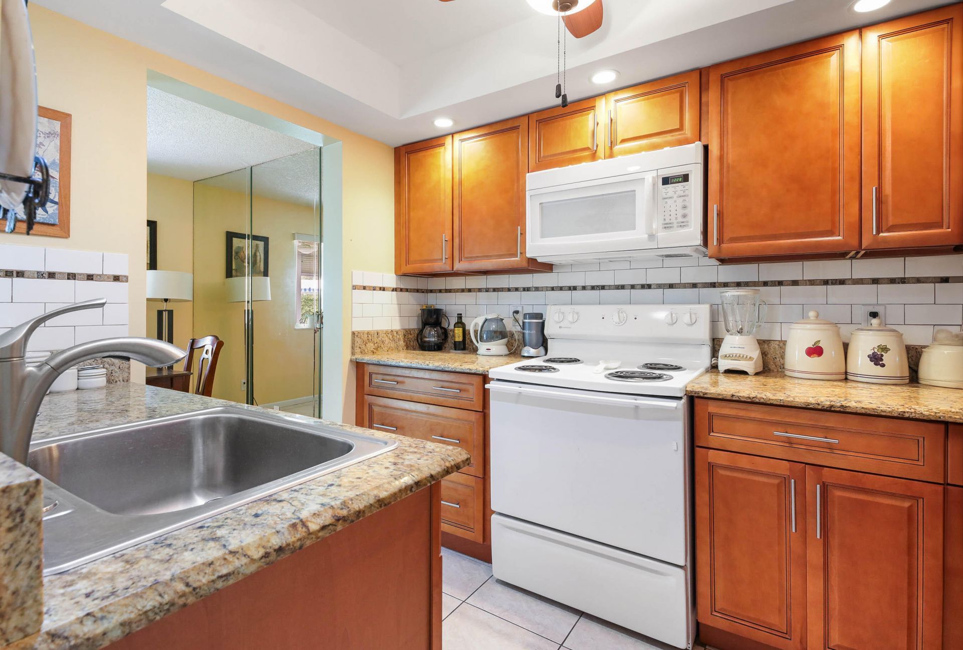 3186 Via Poinciana, Unit 110, Greenacres, FL 33467 Photo