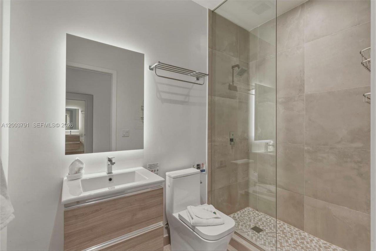 229 SW 9th St , Unit 502, Miami, FL 33130 Photo