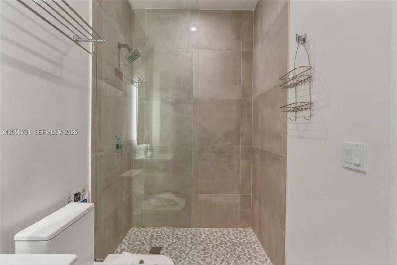 229 SW 9th St , Unit 502, Miami, FL 33130 Photo