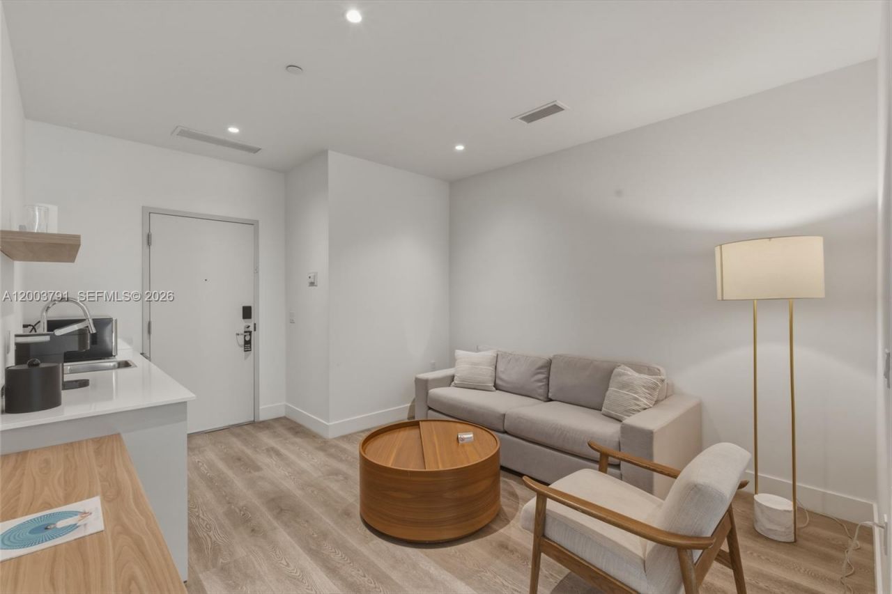 229 SW 9th St , Unit 502, Miami, FL 33130 Photo