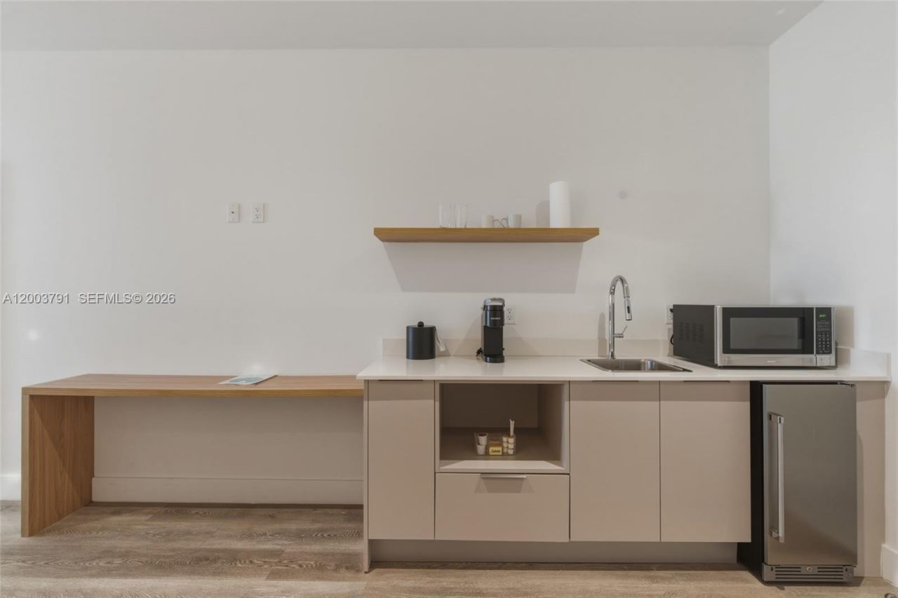 229 SW 9th St , Unit 502, Miami, FL 33130 Photo