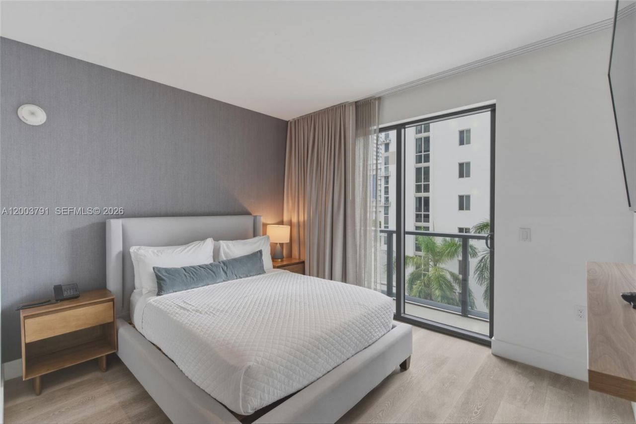 229 SW 9th St , Unit 502, Miami, FL 33130 Photo