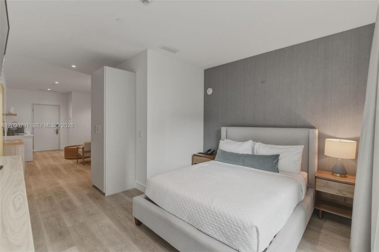 229 SW 9th St , Unit 502, Miami, FL 33130 Photo