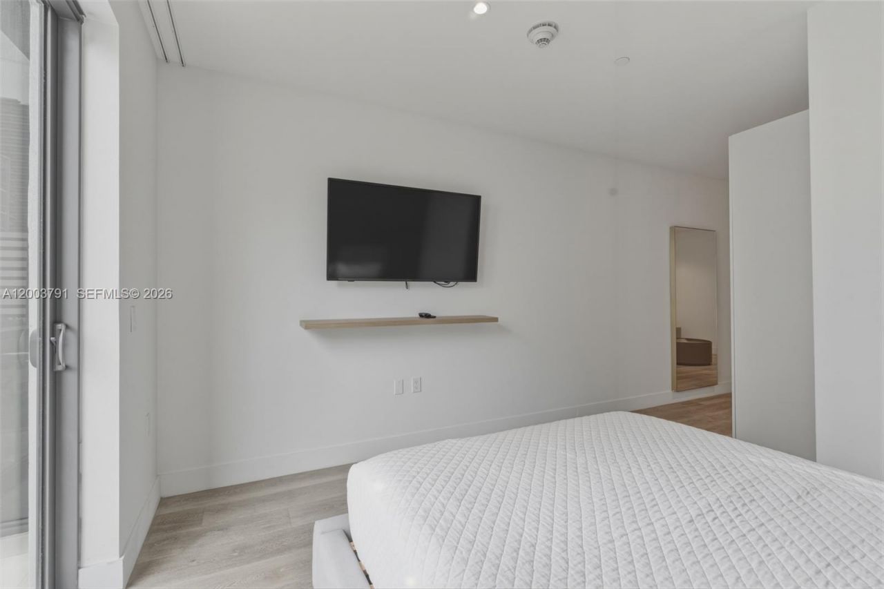 229 SW 9th St , Unit 502, Miami, FL 33130 Photo