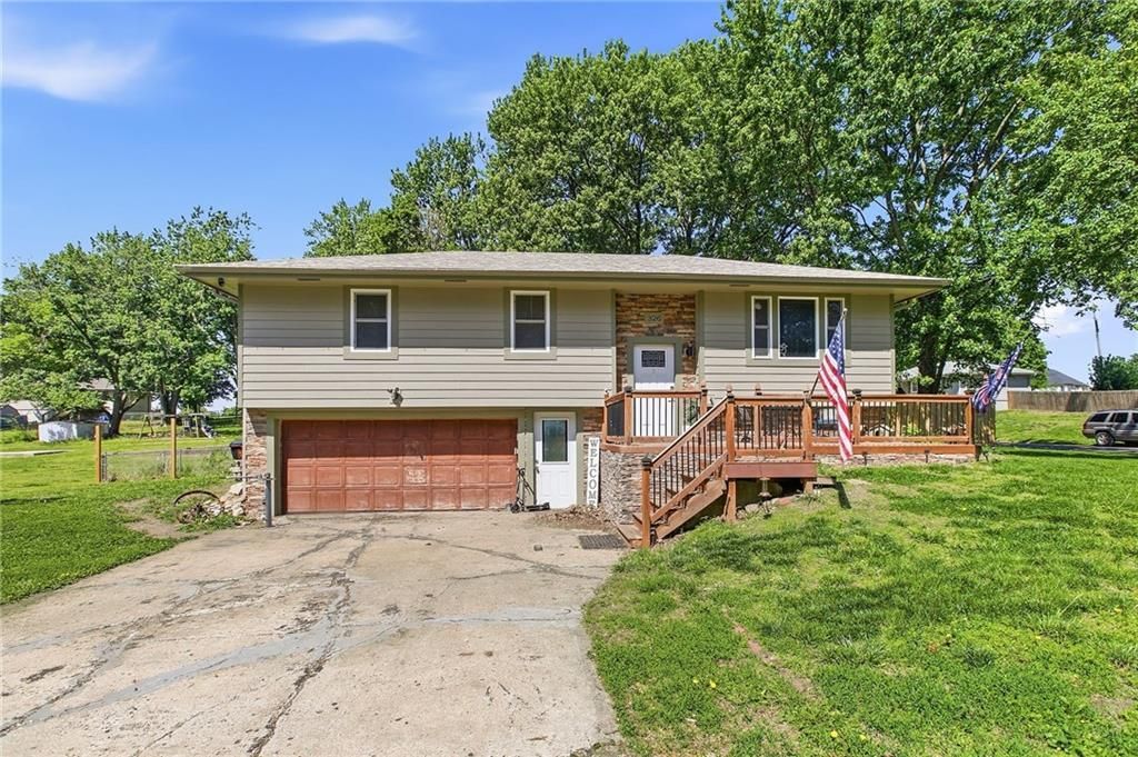326 Gregory Drive, Gower, MO 64454 Main Photo