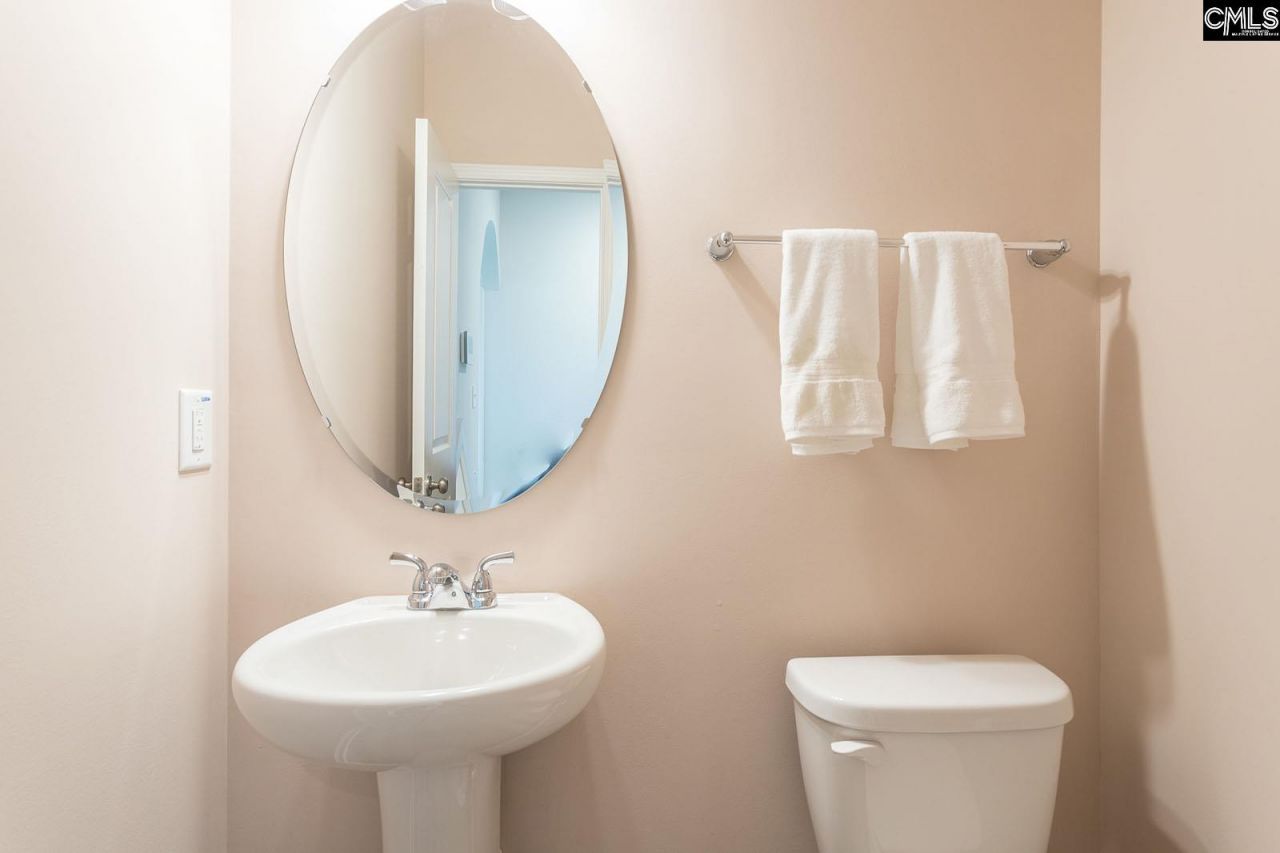 6026 Edgemont Court  Photo 10