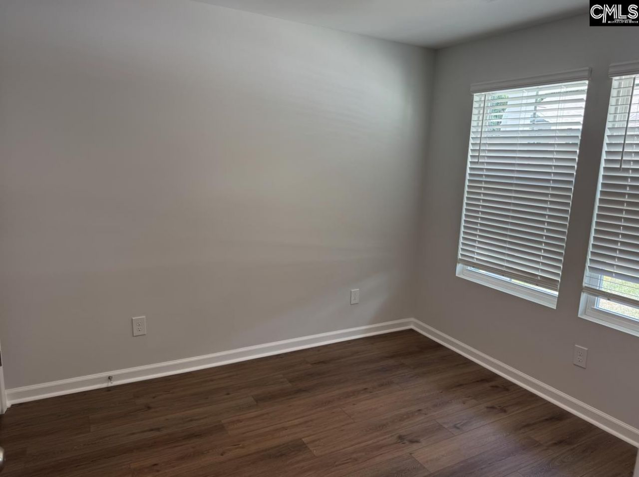 6026 Edgemont Court Photo 4