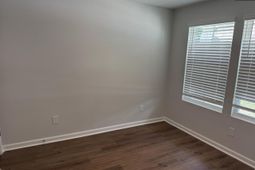 6026 Edgemont Court photo 4