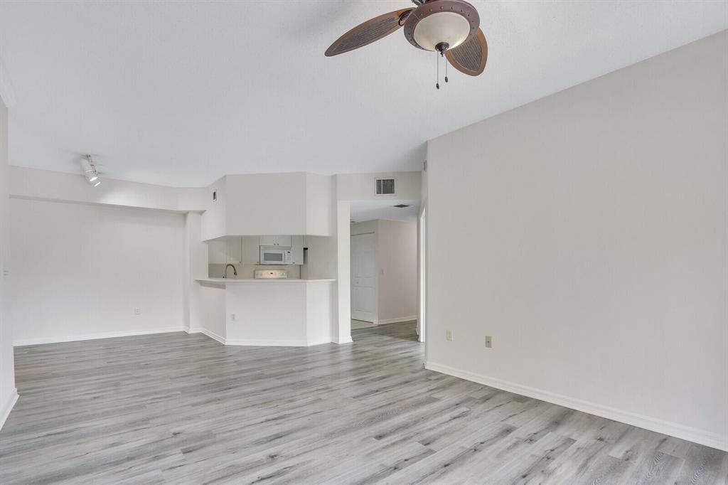 2725 Anzio Court, Unit 202, Palm Beach Gardens, FL 33410 Photo