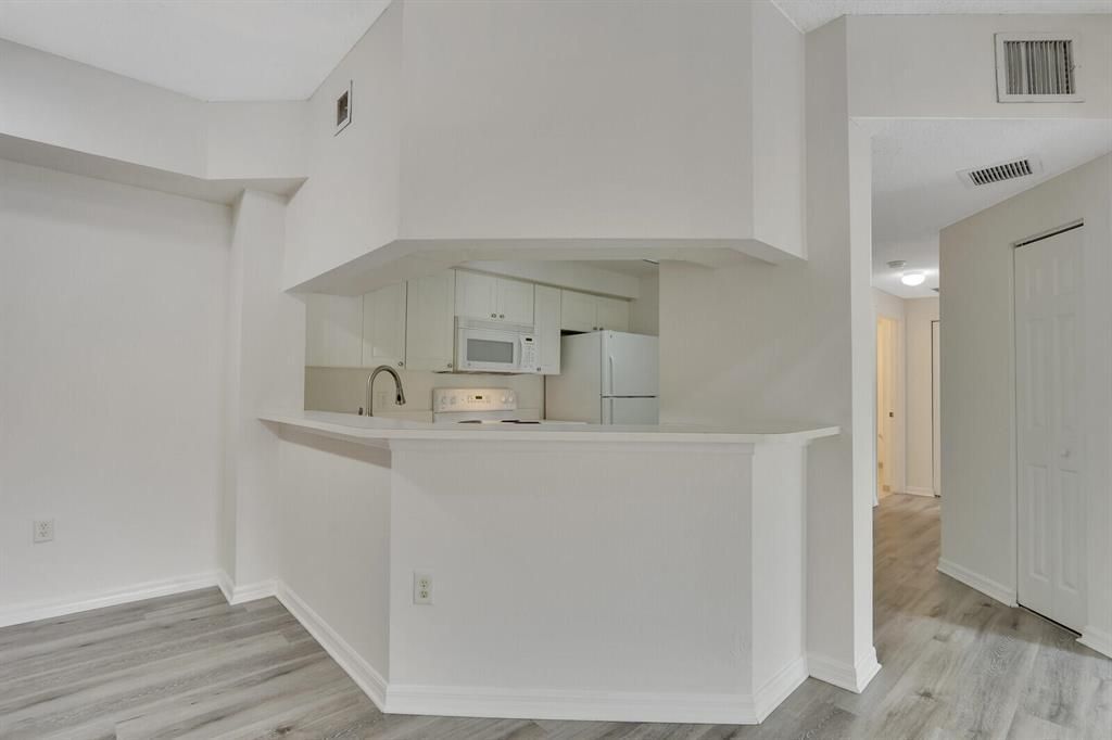 2725 Anzio Court, Unit 202, Palm Beach Gardens, FL 33410 Photo