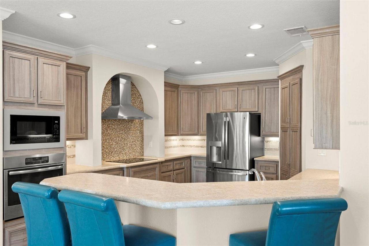 7300 Americana Drive Ne, Unit 143, Saint Petersburg, FL 33702 Photo
