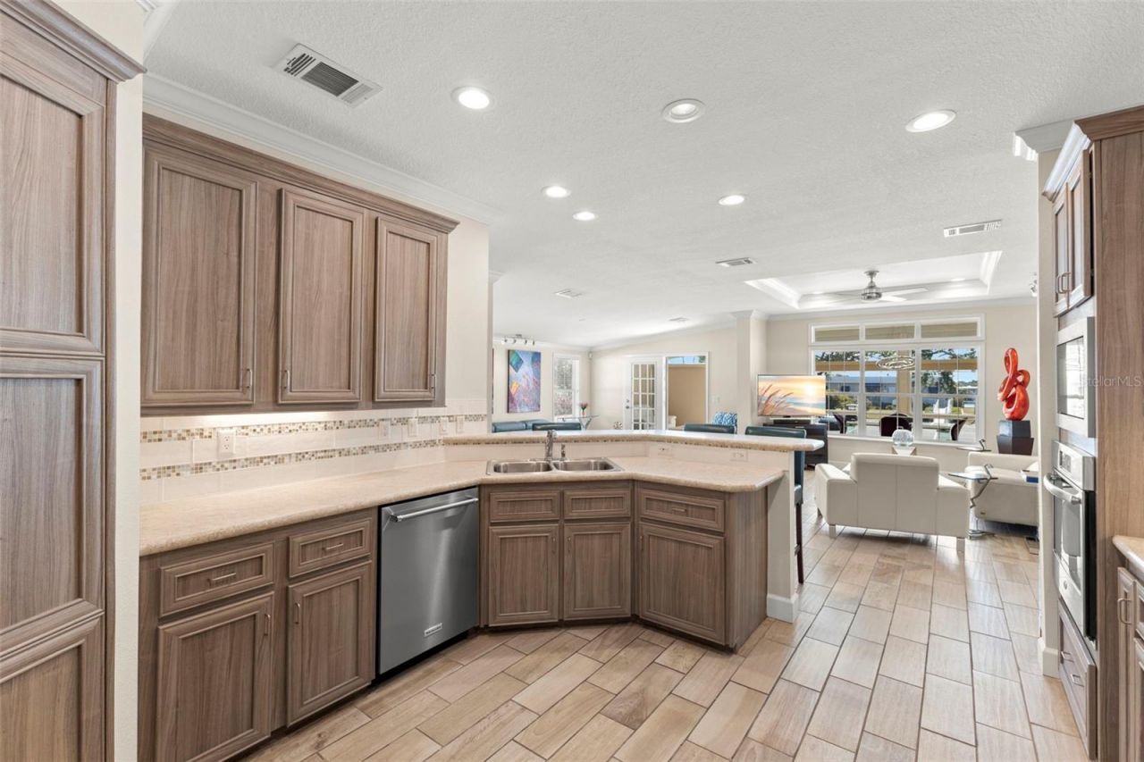 7300 Americana Drive Ne, Unit 143, Saint Petersburg, FL 33702 Photo