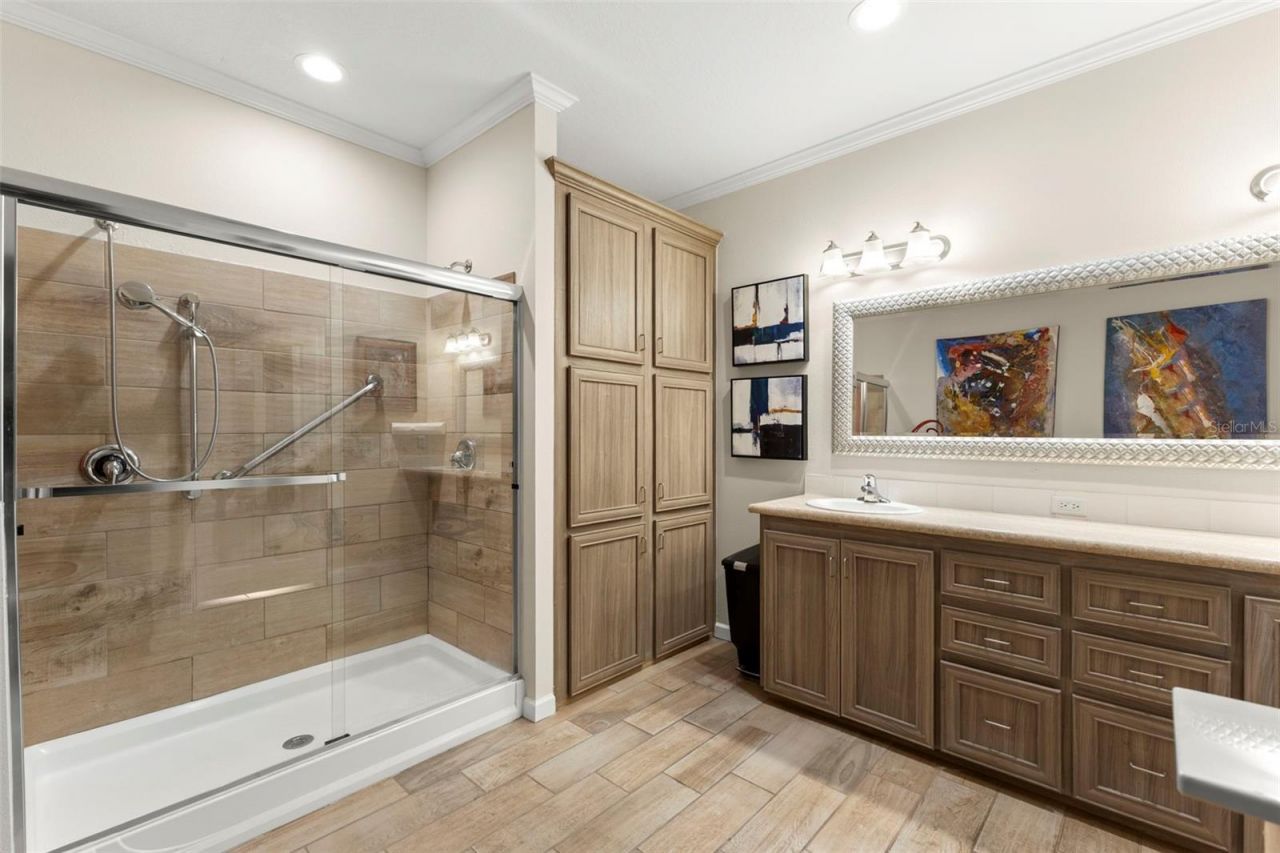 7300 Americana Drive Ne, Unit 143, Saint Petersburg, FL 33702 Photo