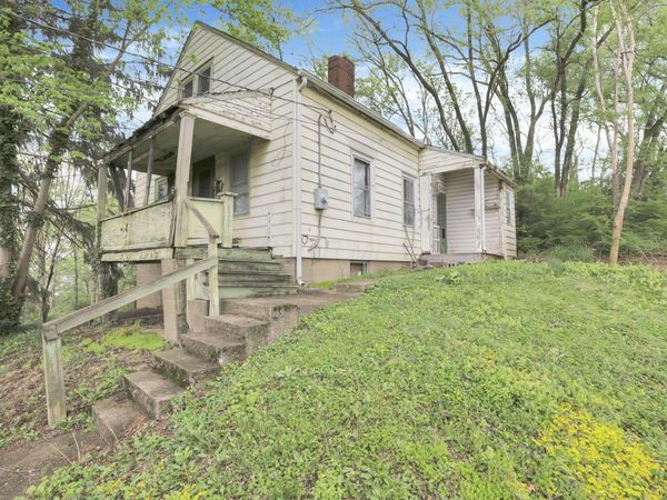 437 Warwick Avenue , Zanesville, OH 43701