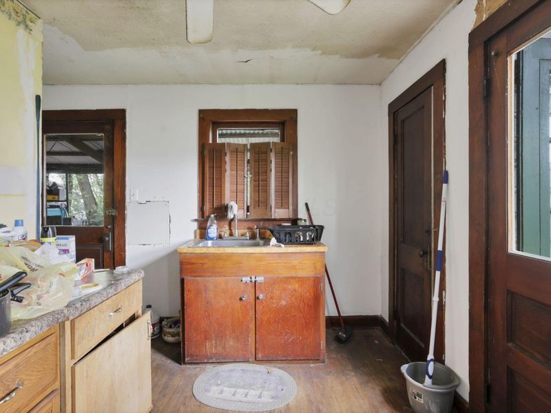 437 Warwick Avenue , Zanesville, OH 43701 Photo 9