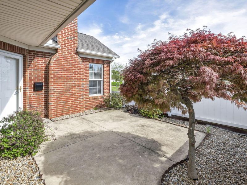 697 Hampton Woods Drive , Marion, OH 43302 Photo 2