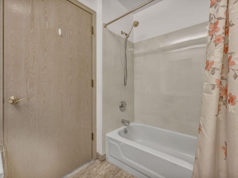 697 Hampton Woods Drive , Marion, OH 43302 Photo 26