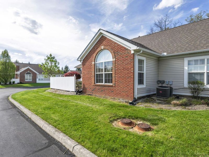 697 Hampton Woods Drive , Marion, OH 43302 Photo 5