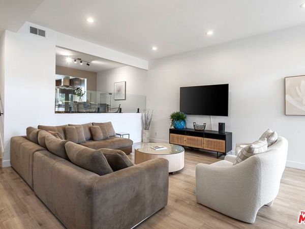 17165 Palisades Circle , Pacific Palisades, CA 90272