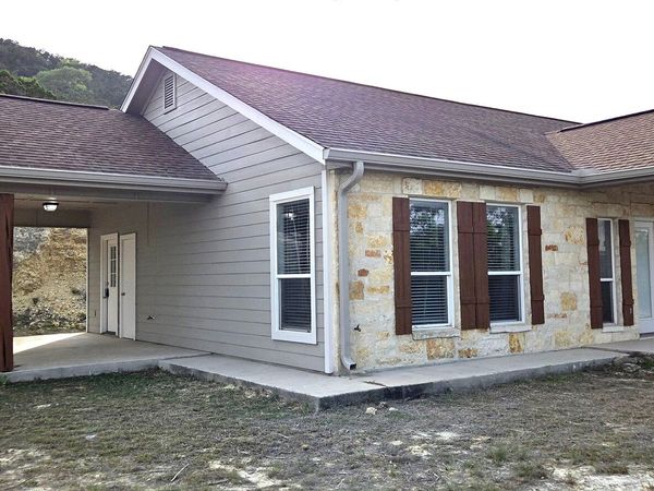 295 N POLLY PEAK DR, Bandera, TX 78003