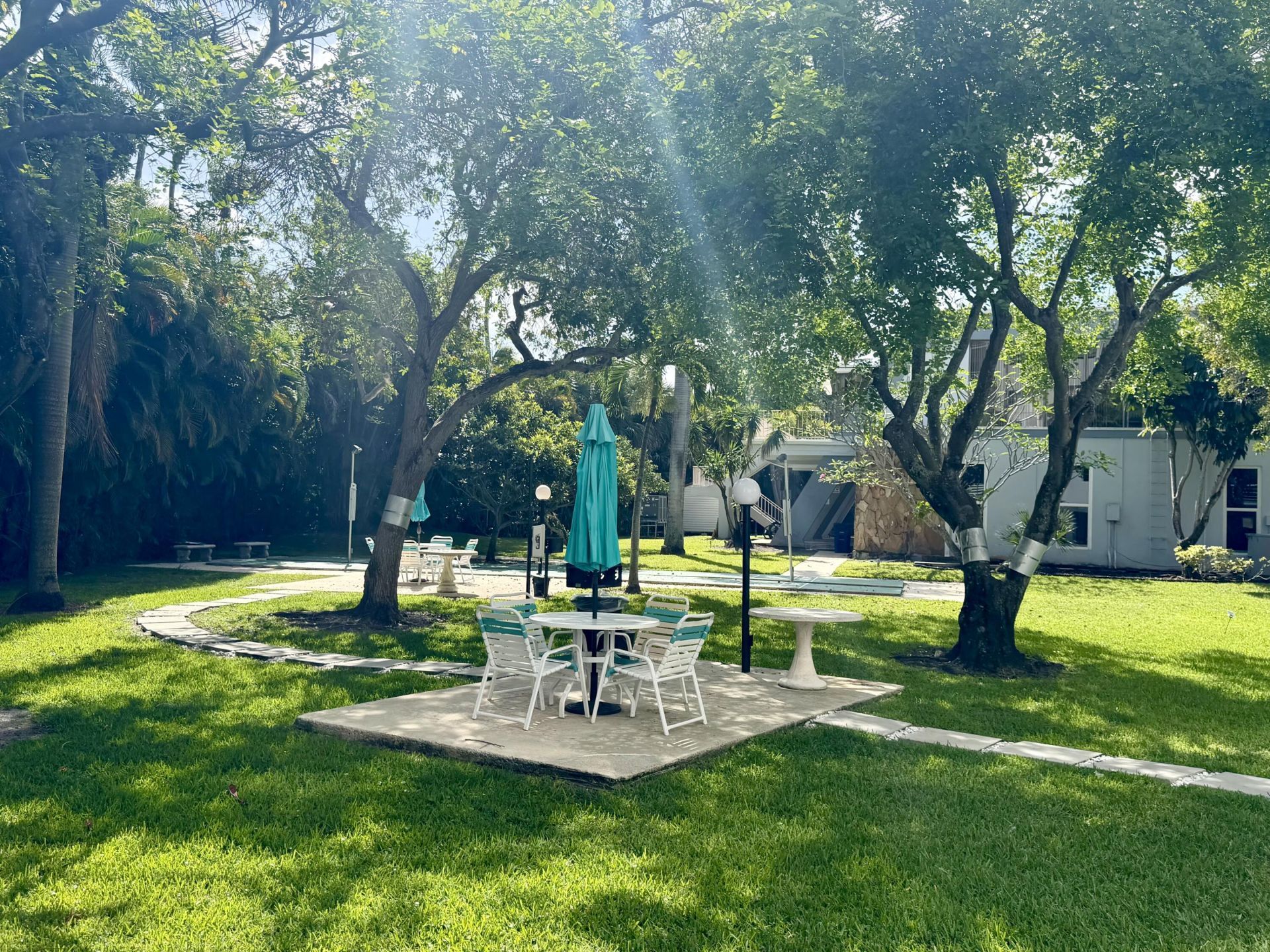 1000 NE 14th Avenue, Unit 304, Hallandale Beach, FL 33009 Photo