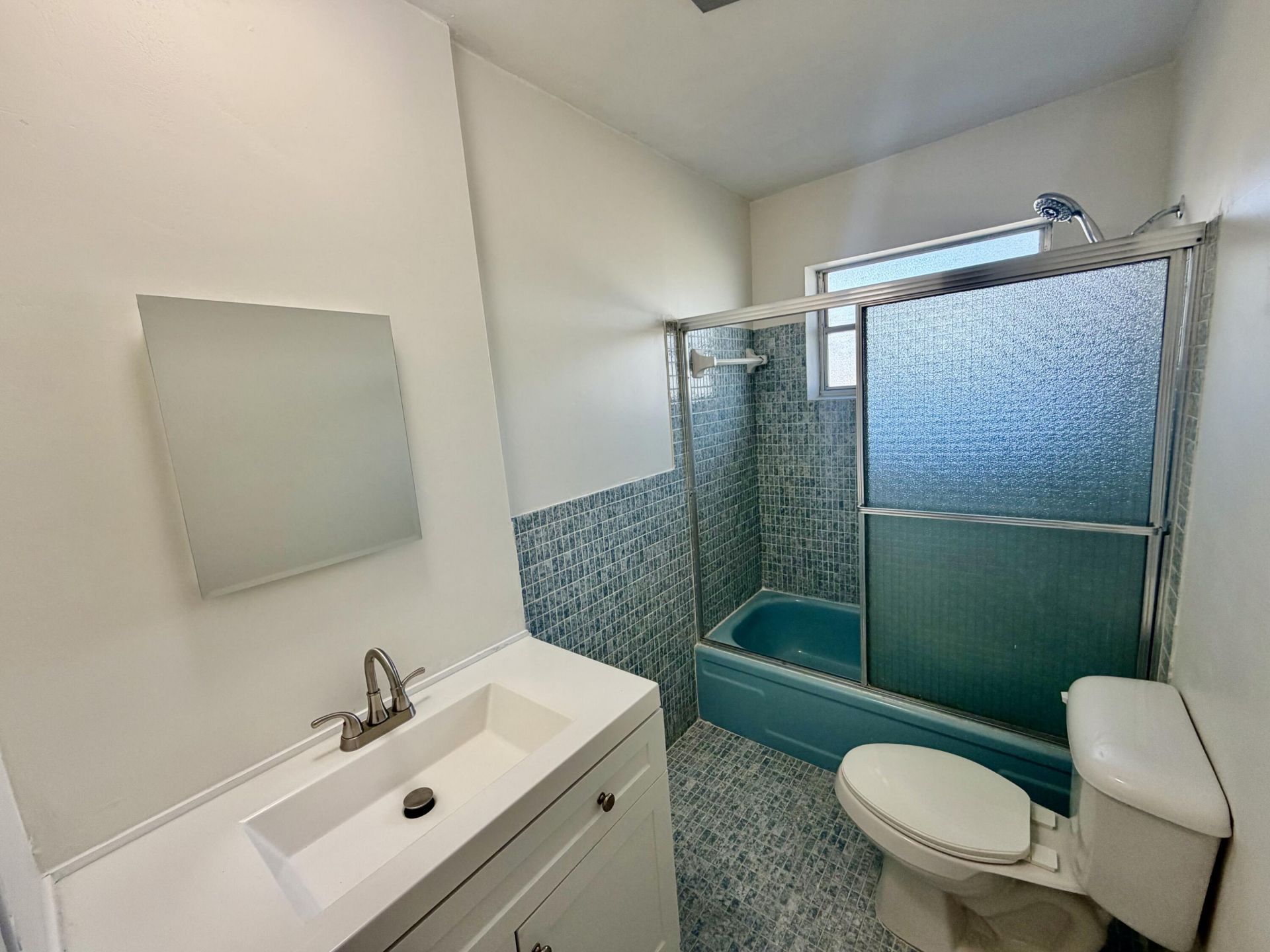 1000 NE 14th Avenue, Unit 304, Hallandale Beach, FL 33009 Photo