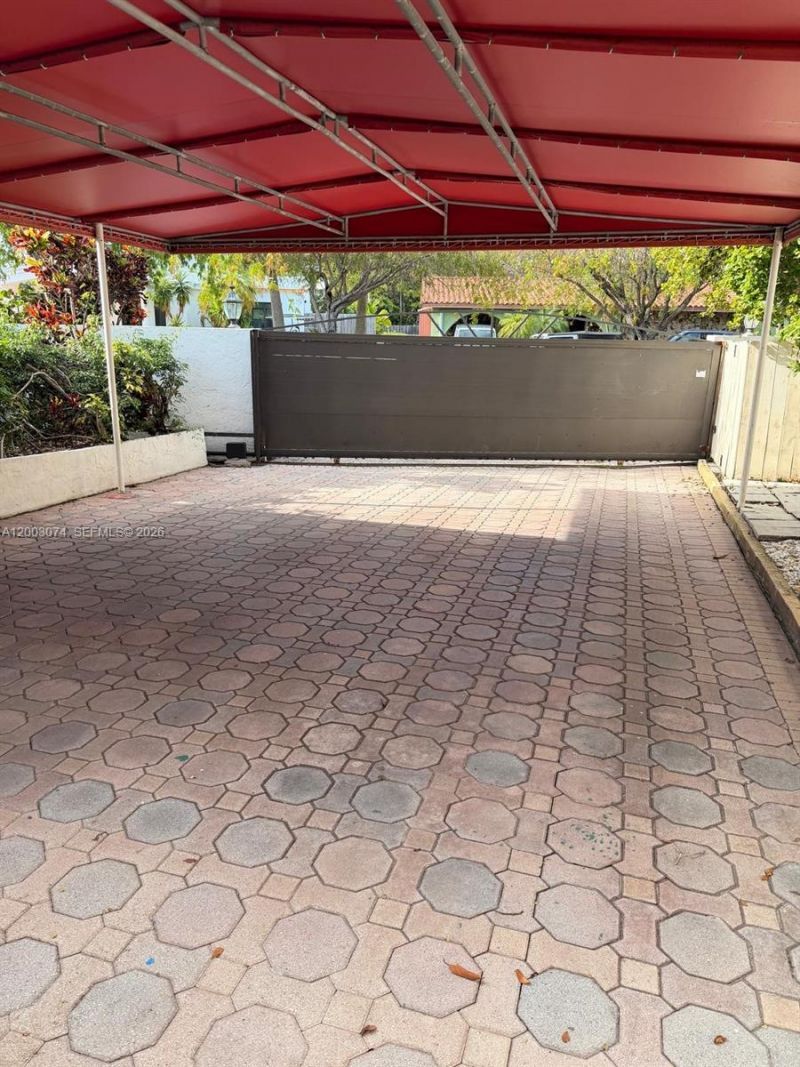401 Warren Ln , Key Biscayne, FL 33149 Photo