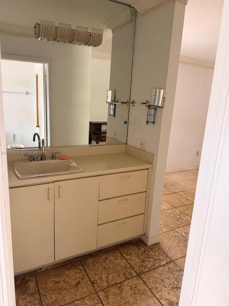 401 Warren Ln , Key Biscayne, FL 33149 Photo