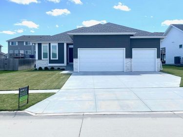 765 W Panorama Road , Lincoln, NE 68523