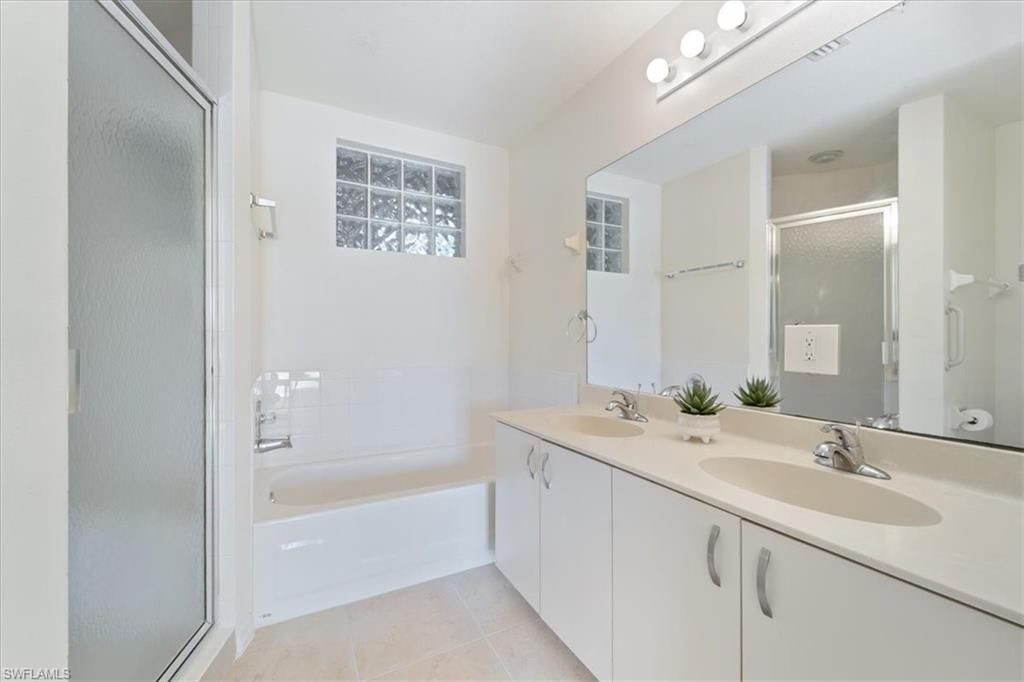 6560 Huntington Lakes Cir, Unit 102, Naples, FL 34119 Photo