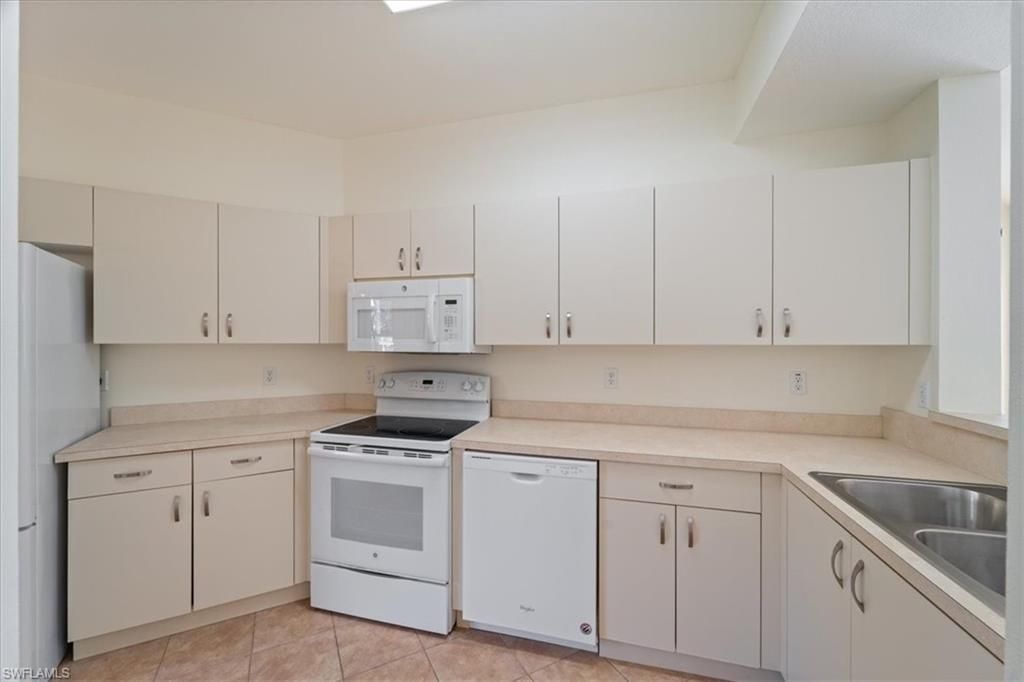 6560 Huntington Lakes Cir, Unit 102, Naples, FL 34119 Photo