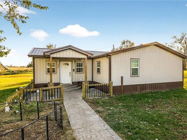 9254 W State Route HH Rural Route, Cameron, MO 64429