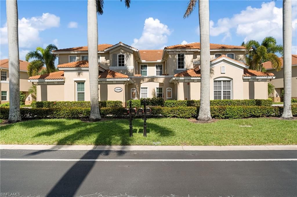 11040 Harbour Yacht Ct, Unit 102, Fort Myers, FL 33908 Photo