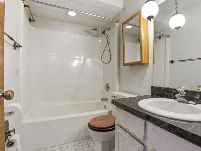 2212 Blackoak Avenue, Columbus, OH 43229 Photo 31