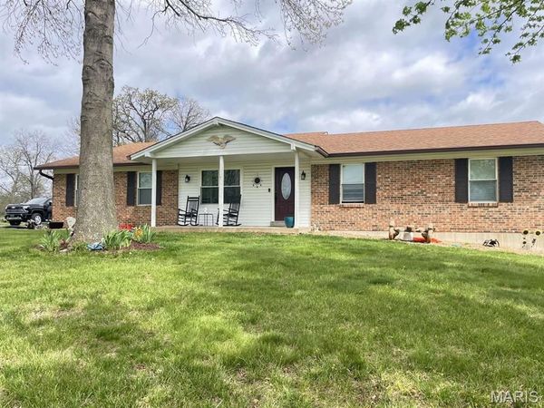 1118 Emerald Drive , Moscow Mills, MO 63362