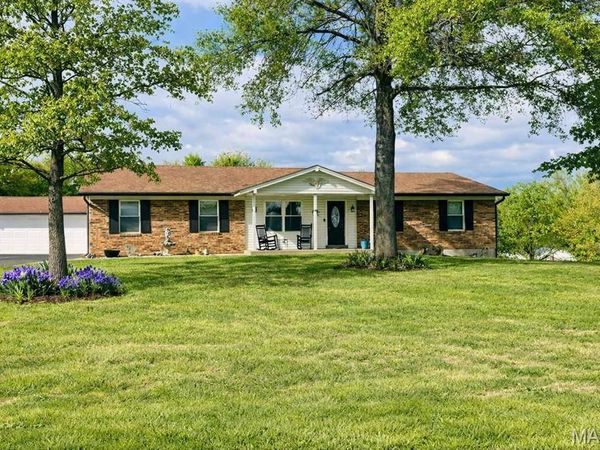 1118 Emerald Drive, Moscow Mills, MO 63362