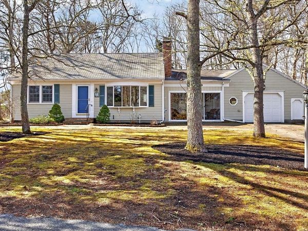 12 Inkberry Ln, Harwich, MA 02645