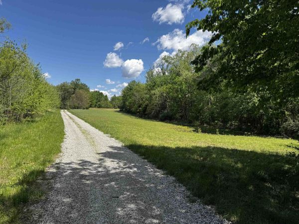 5911 Goerlitz Road, Boonville, IN 47601