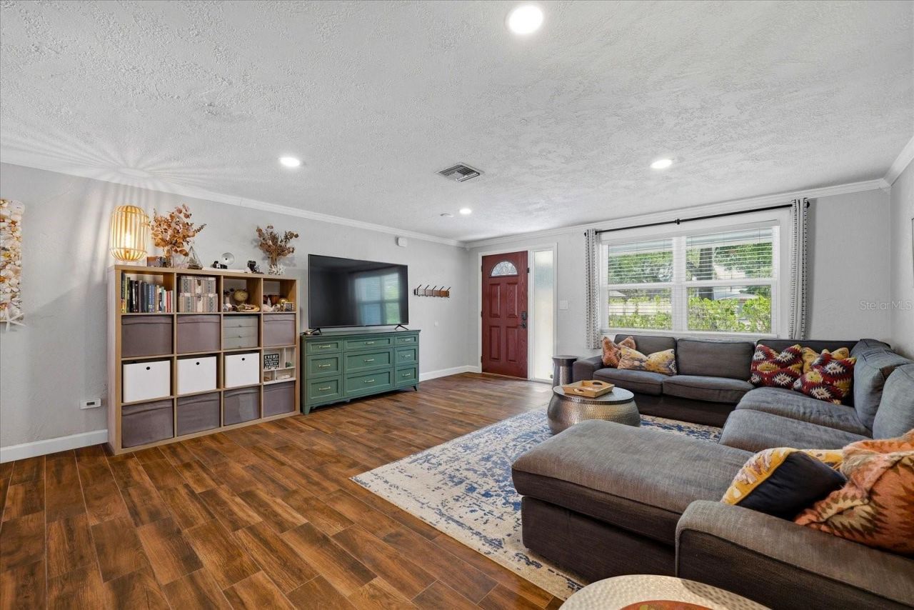 5700 Harding Boulevard Ne, Saint Petersburg, FL 33703 Photo