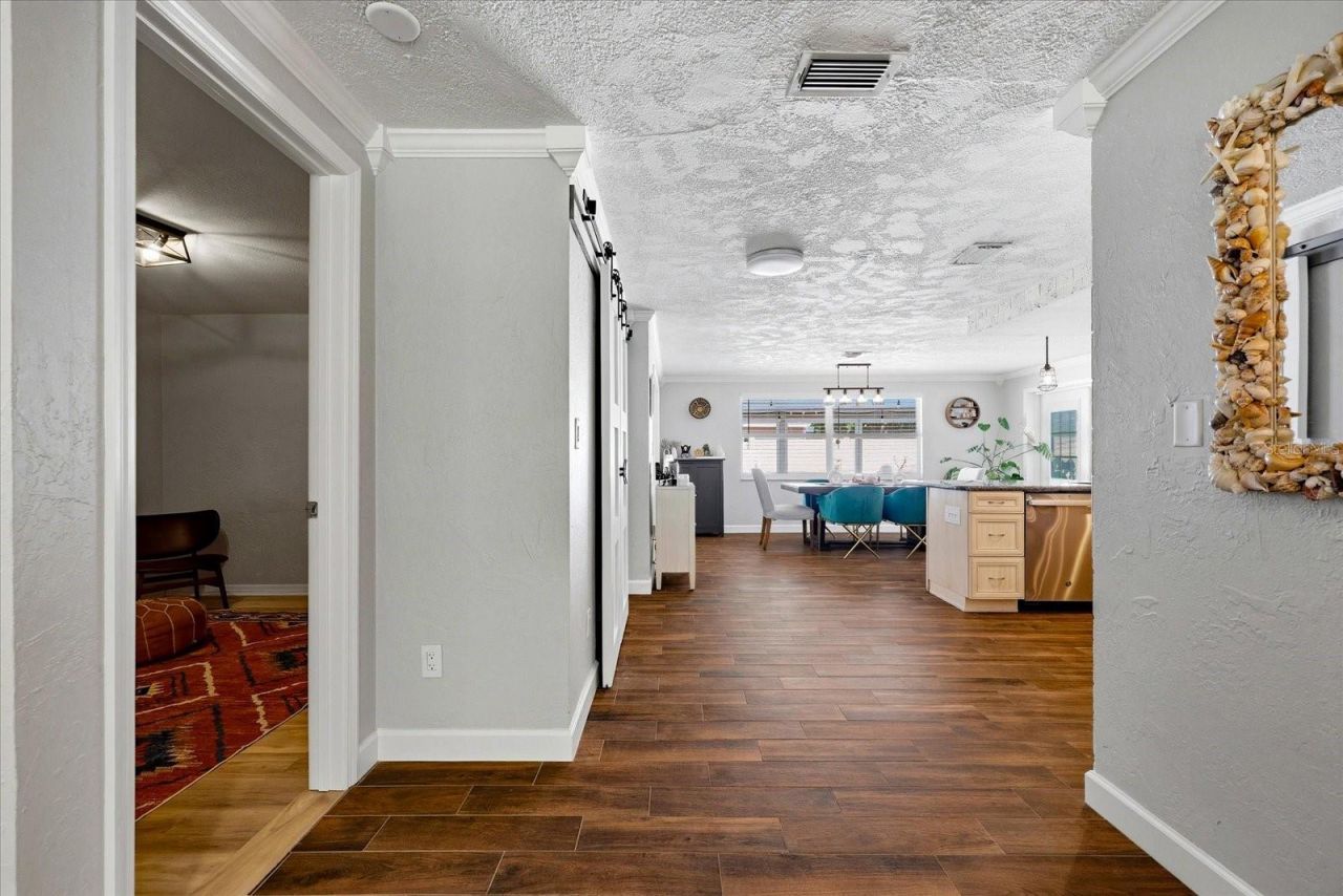 5700 Harding Boulevard Ne, Saint Petersburg, FL 33703 Photo