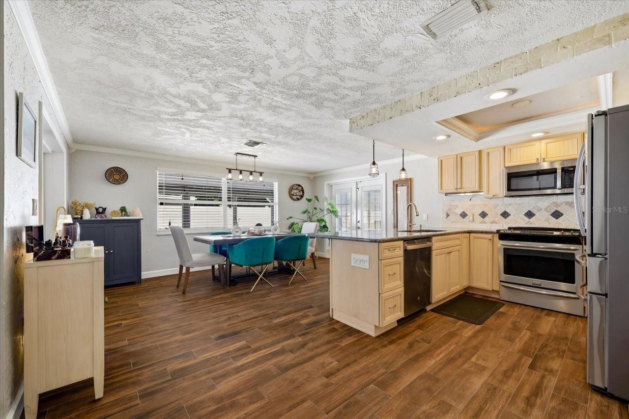 5700 Harding Boulevard Ne, Saint Petersburg, FL 33703 Photo