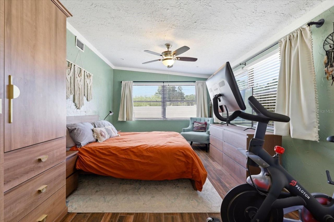 5700 Harding Boulevard Ne, Saint Petersburg, FL 33703 Photo