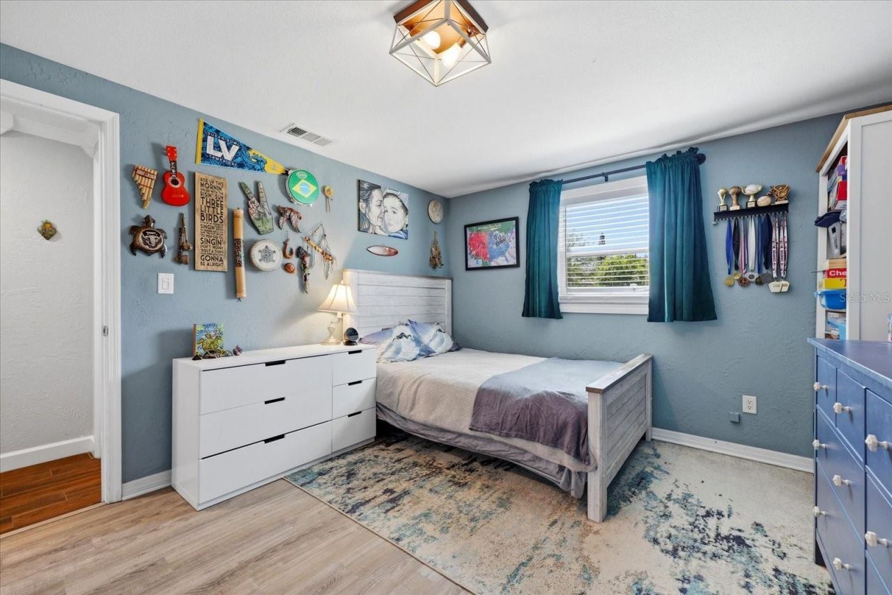 5700 Harding Boulevard Ne, Saint Petersburg, FL 33703 Photo