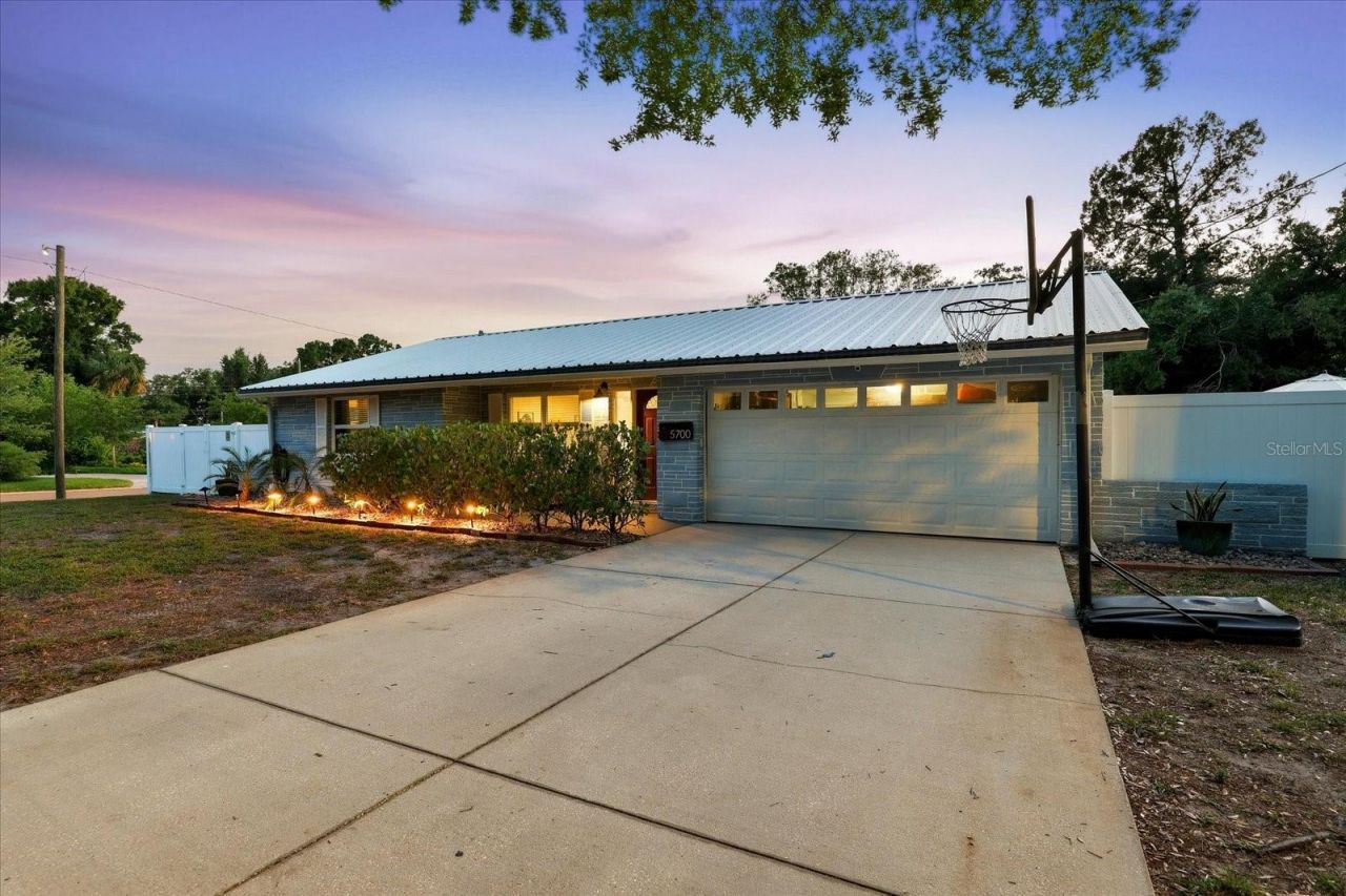 5700 Harding Boulevard Ne, Saint Petersburg, FL 33703 Photo