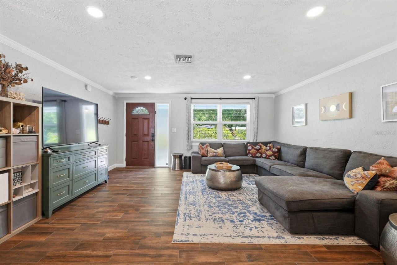 5700 Harding Boulevard Ne, Saint Petersburg, FL 33703 Photo