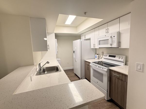 18335 NW 68 Avenue, Unit 245-406, Hialeah, FL 33015