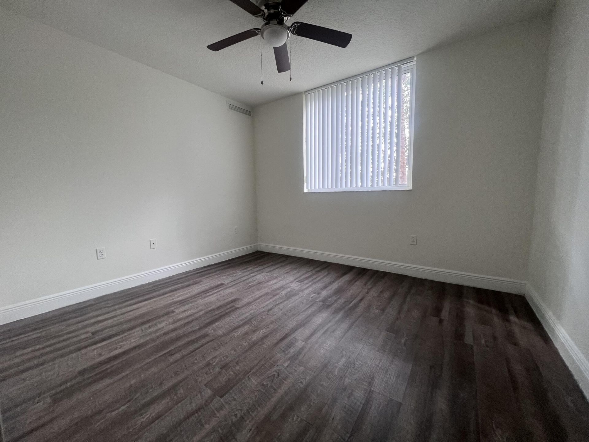 18335 NW 68 Avenue, Unit 245-406, Hialeah, FL 33015 Photo
