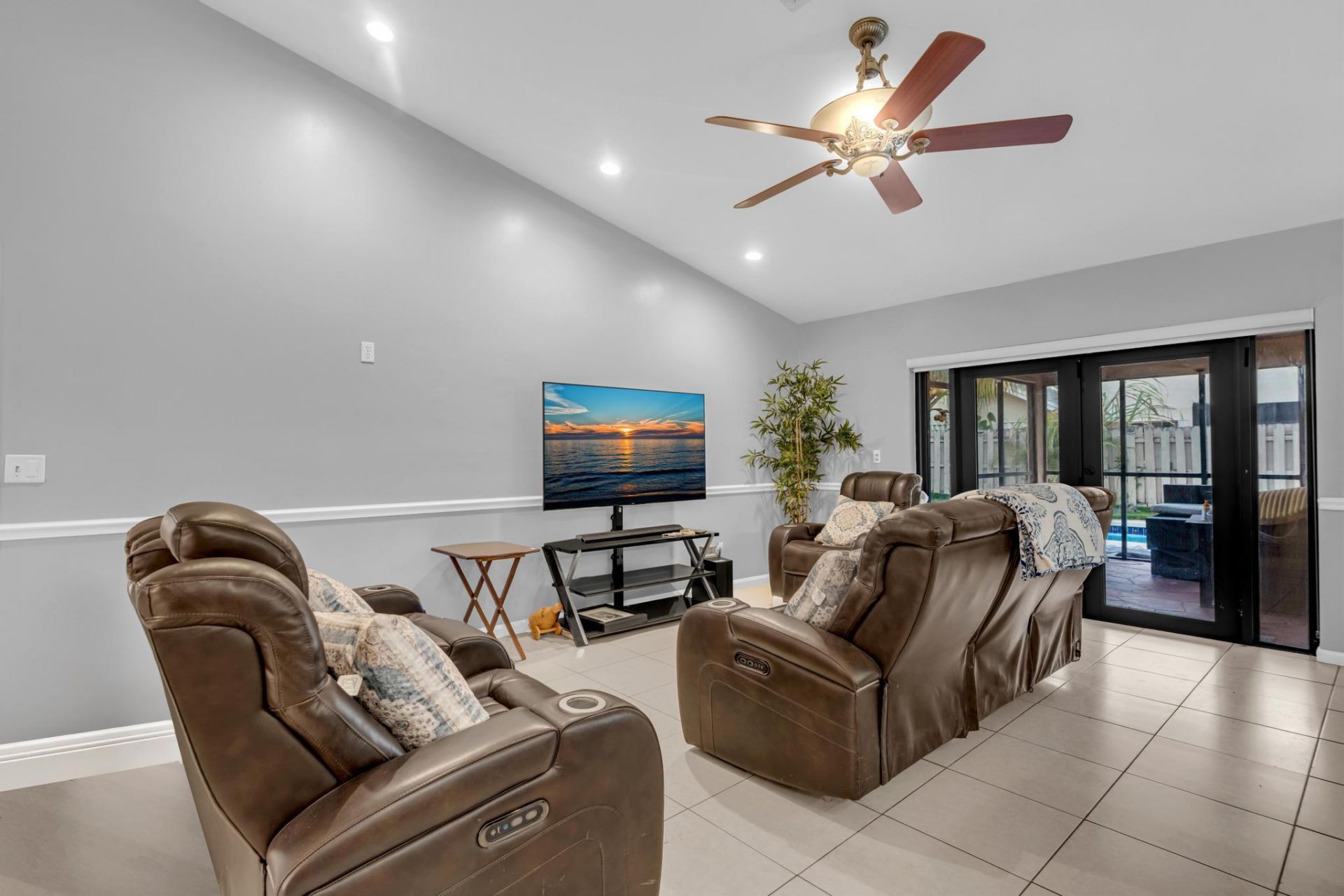 5270 NW 73rd Way, Lauderhill, FL 33319 Photo