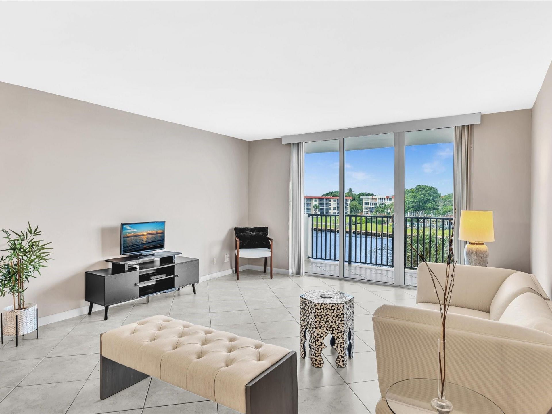 1150 Hillsboro Mile Hillsboro Mile, Unit 309, Hillsboro Beach, FL 33062 Photo