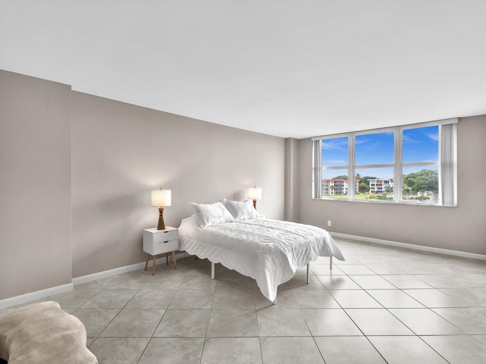 1150 Hillsboro Mile Hillsboro Mile, Unit 309, Hillsboro Beach, FL 33062 Photo